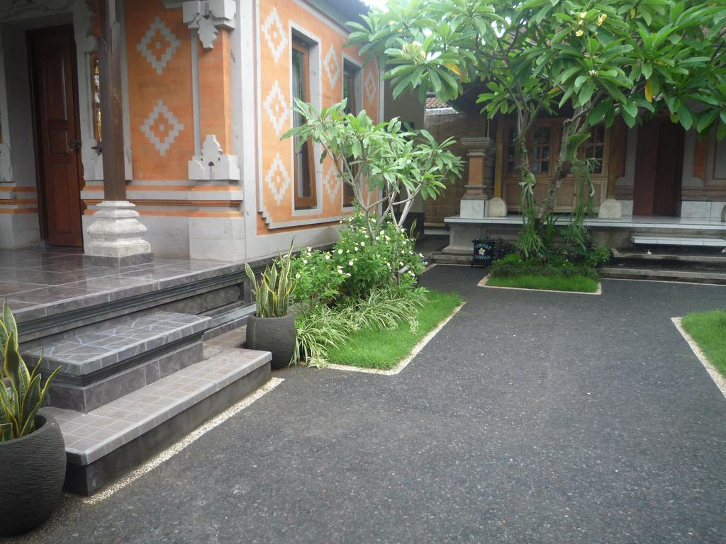 Pratama House Apartamento Ubud Exterior foto