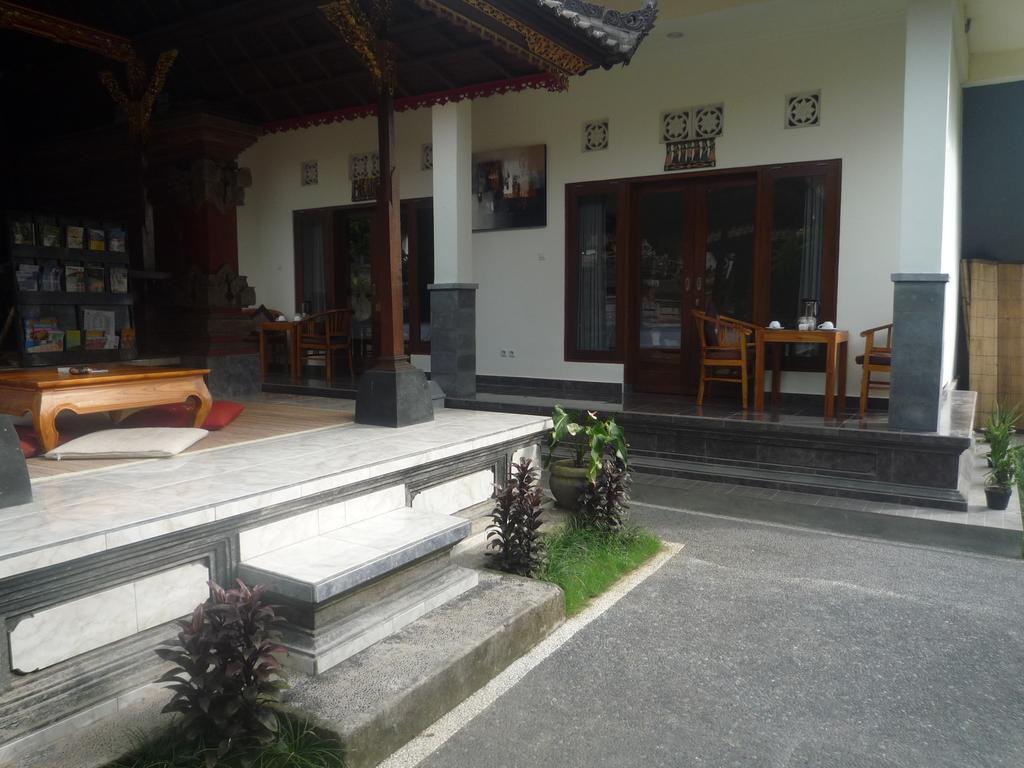 Pratama House Apartamento Ubud Exterior foto