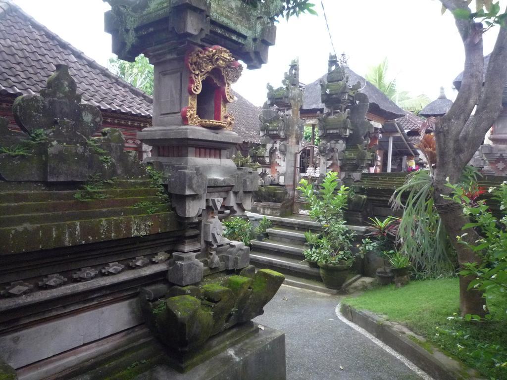 Pratama House Apartamento Ubud Exterior foto