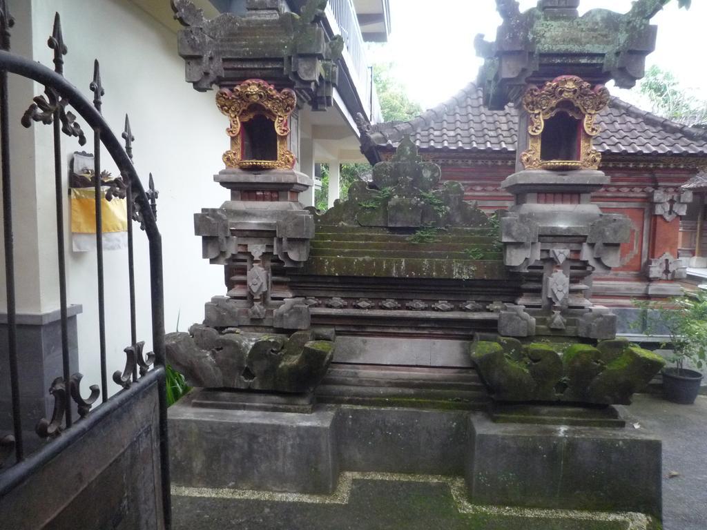 Pratama House Apartamento Ubud Exterior foto
