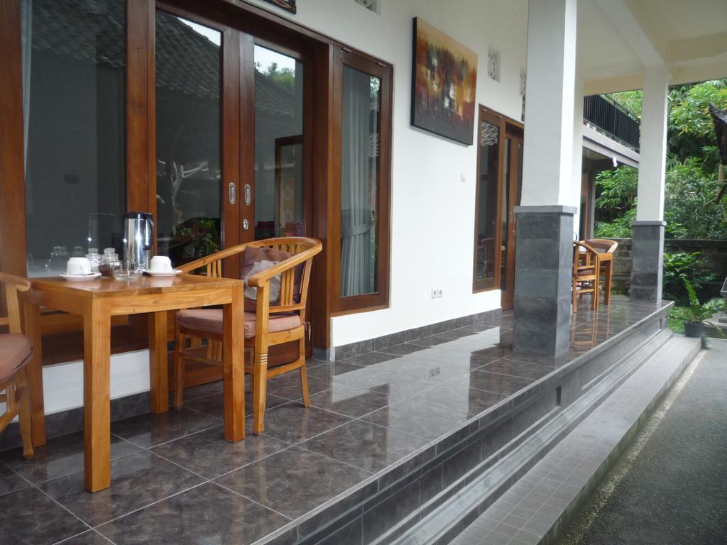 Pratama House Apartamento Ubud Exterior foto