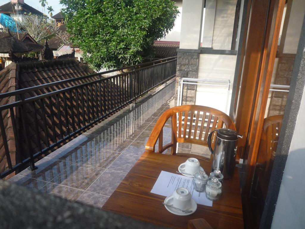 Pratama House Apartamento Ubud Exterior foto